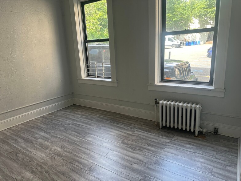 Building Photo - 265 Beech St