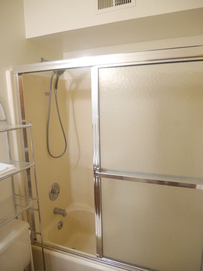 Building Photo - Furnished- Bayside Condo Retreat in Ocean ...