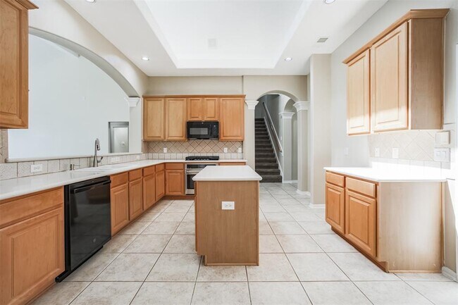 Building Photo - 15810 Cypress Hall Dr