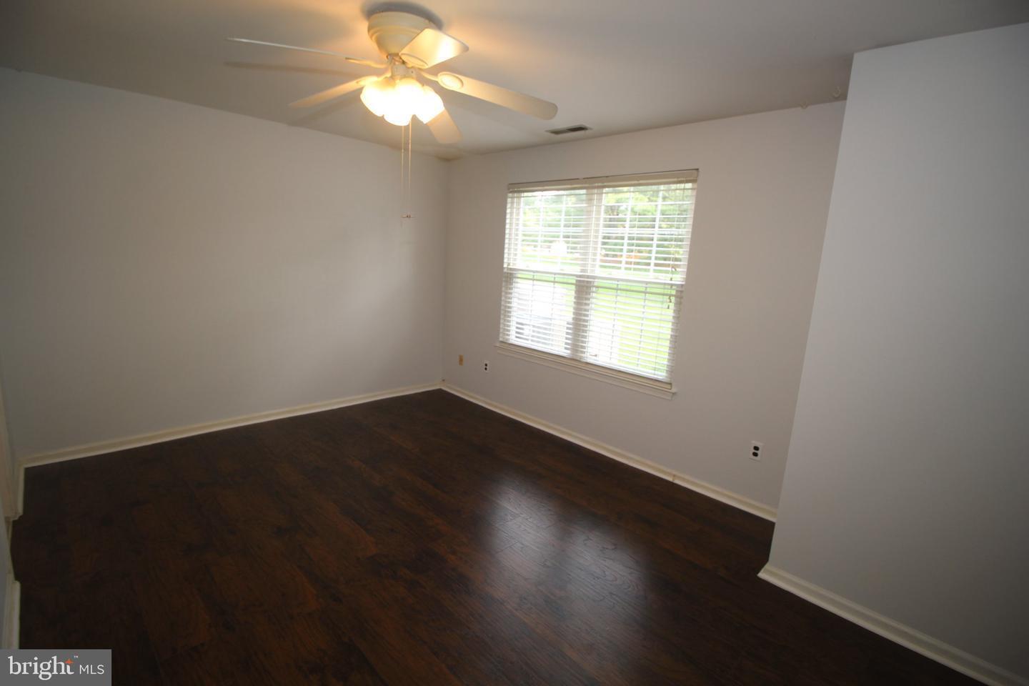 Building Photo - 681A Rose Hollow Dr