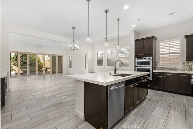 Building Photo - 154 Pavilion Park