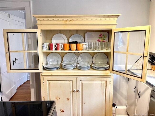 Building Photo - 43 Neck Rd