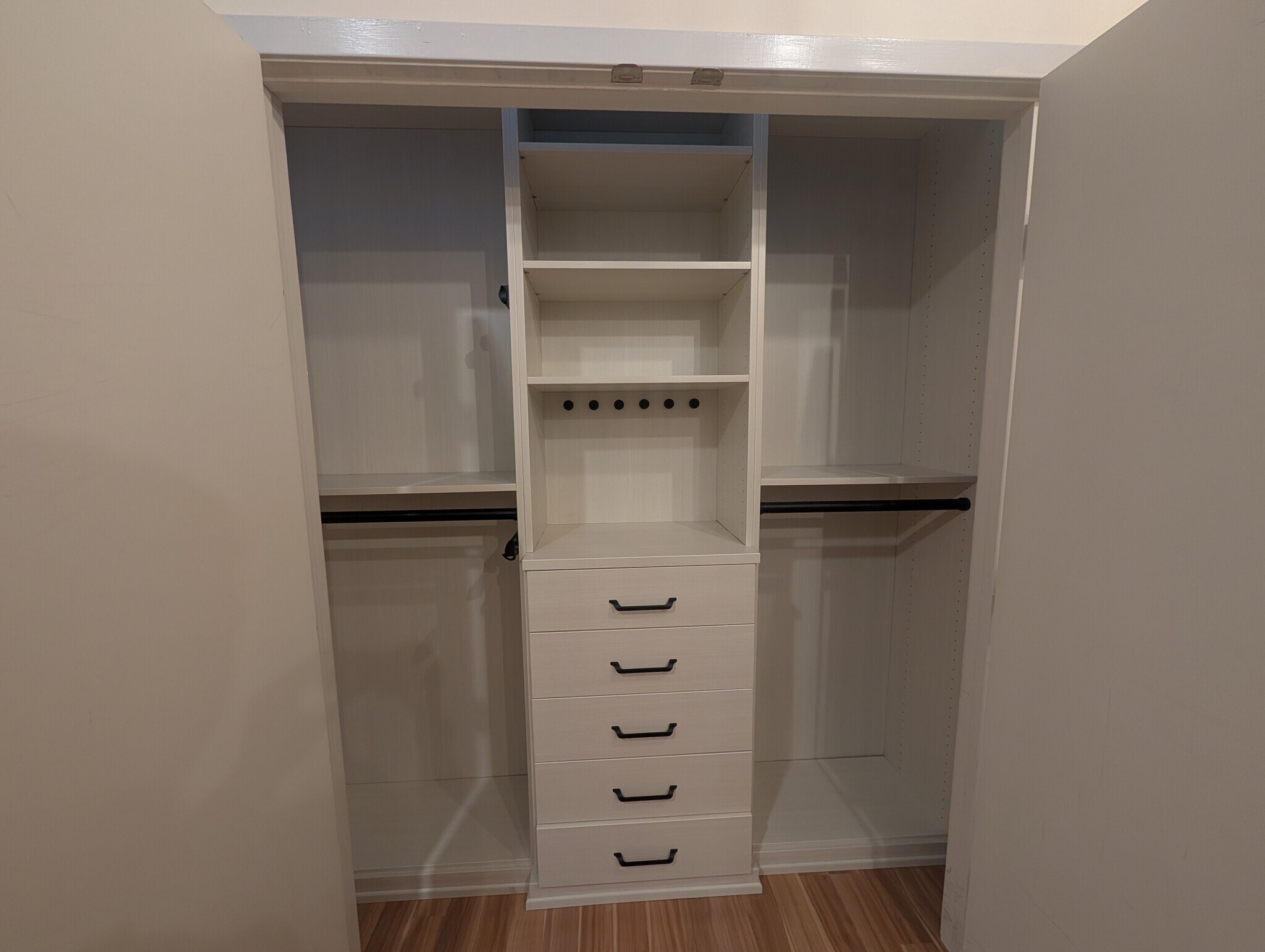 Kitchen - Right Side - 200 Main St