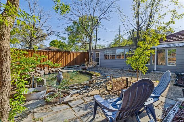 Building Photo - 3024 Encino Dr