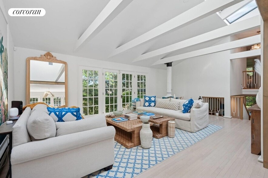 Building Photo - 495 7 Ponds Towd Rd