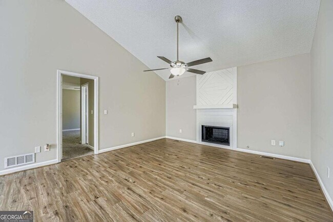 Building Photo - 1233 Waterton Trail