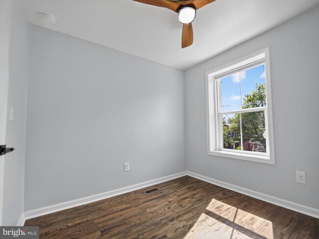 Building Photo - 4107 4th St NW