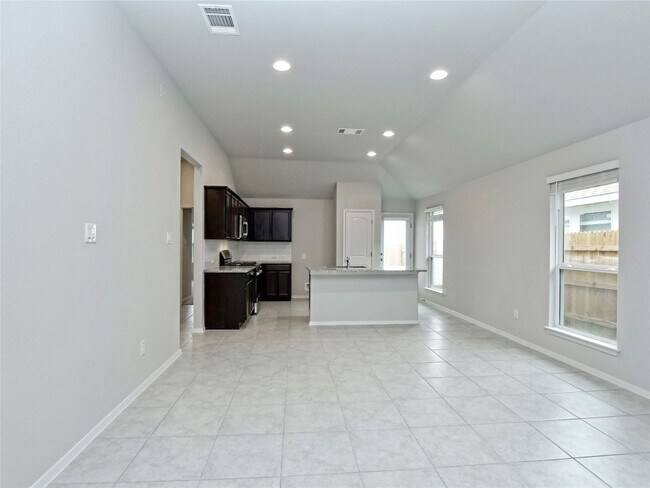 Building Photo - 214 Trailside Ln