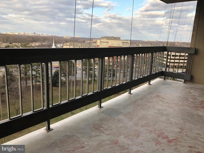 Building Photo - 3701 S George Mason Dr