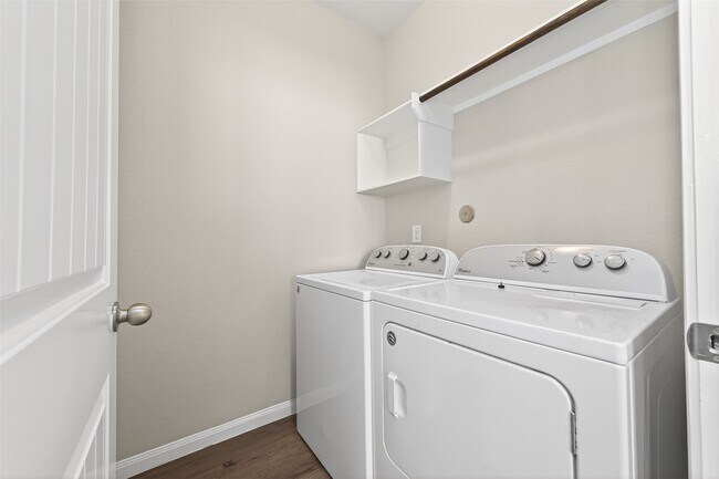 Building Photo - 3548 Cannon Dr