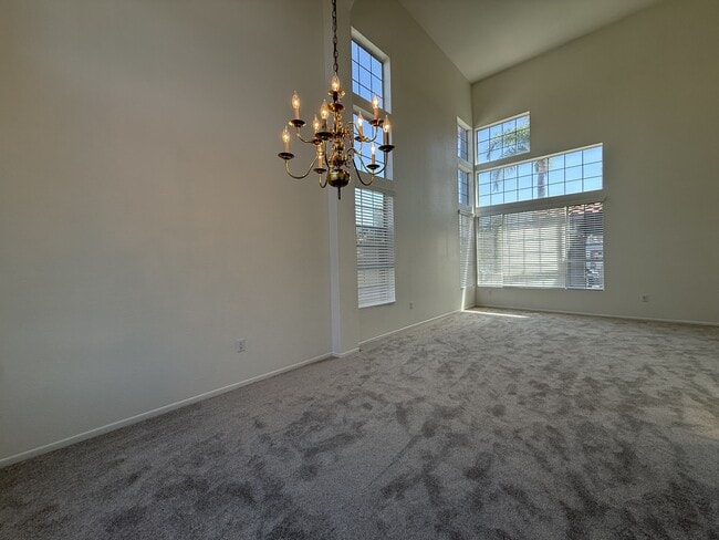 Building Photo - 593 Parkside Dr