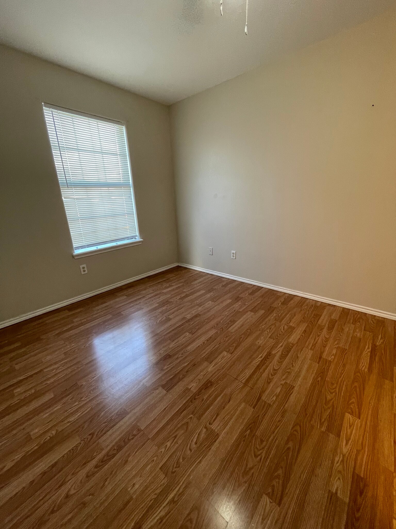 Building Photo - 2202 S Tourist Dr