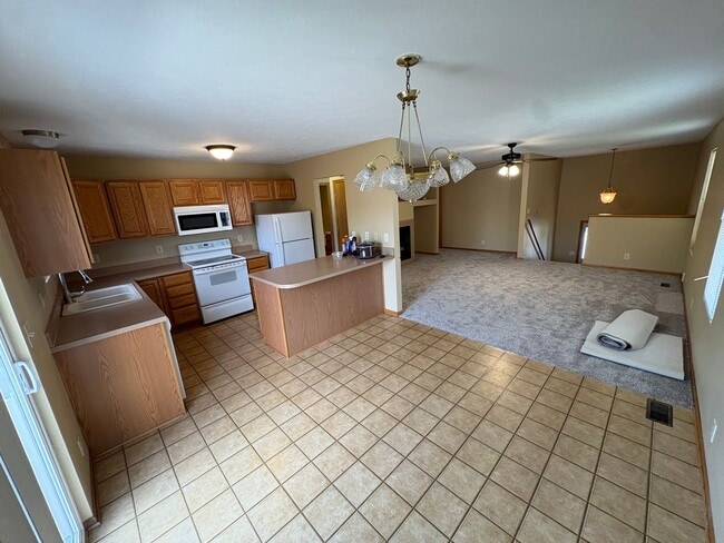 Building Photo - 6834 Whitewater Ln