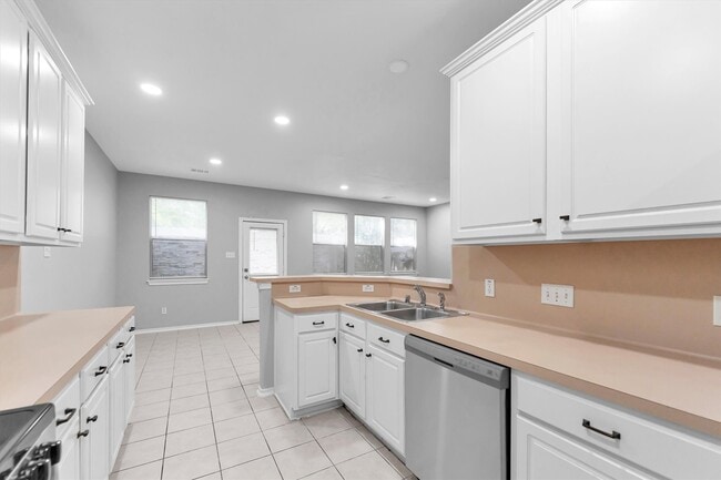Building Photo - 16007 Sandy Path Ln