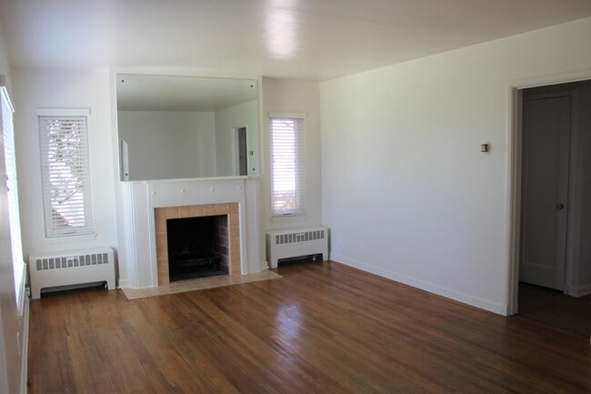 Building Photo - 1663 Blaine Ave