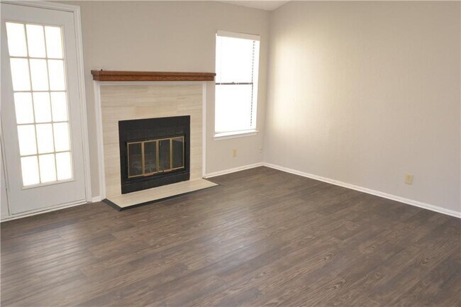 Building Photo - 1105 Green Valley Cove