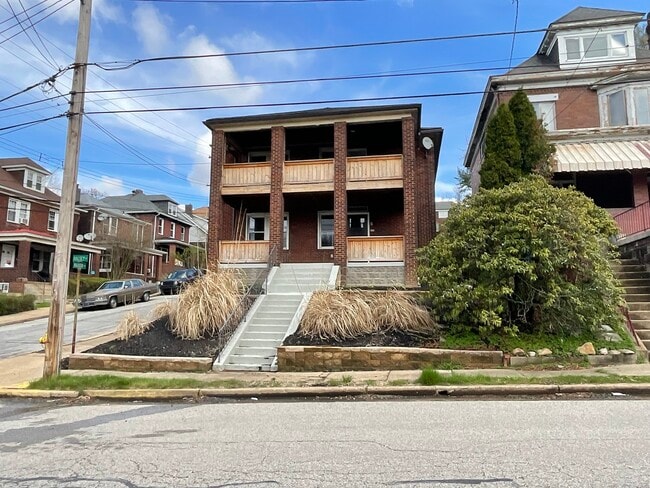 Building Photo - 500 Halsey Ave