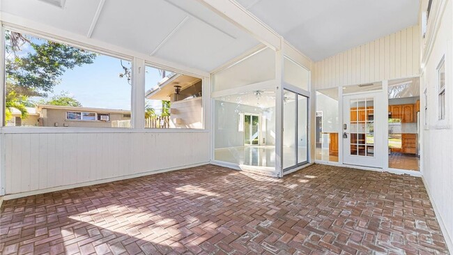 Building Photo - 6912 Alderwood Dr