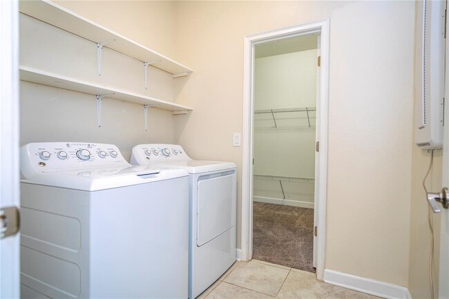 Building Photo - 3043 Beaver Creek Dr