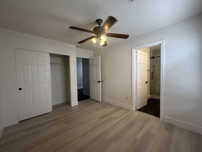 Building Photo - 7288 Quarterhorse Ln
