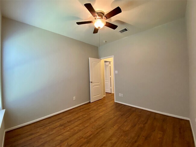 Building Photo - 19907 Kiawah Dr