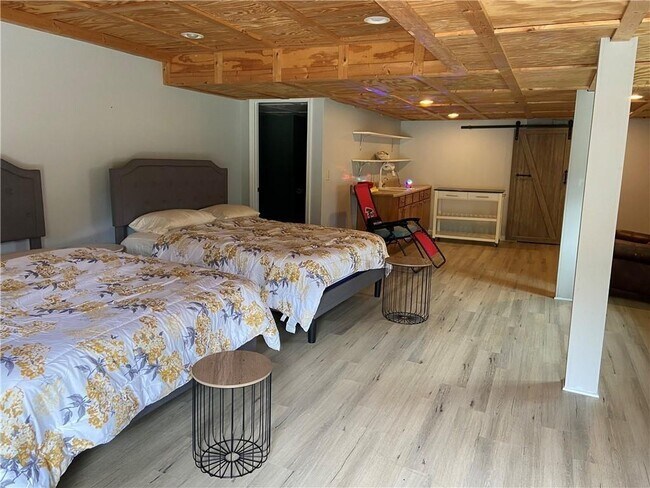 Building Photo - 1679 Rangewood Dr SW