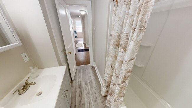 Building Photo - 2 acres in Millbrook w/ large screened in ...