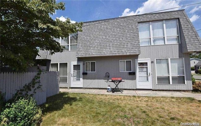 Building Photo - 35 Linwood Rd S