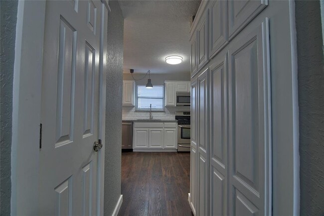 Building Photo - 2924 Canyon Oaks Ct