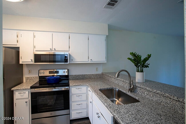 Building Photo - 480 Reed Canal Rd