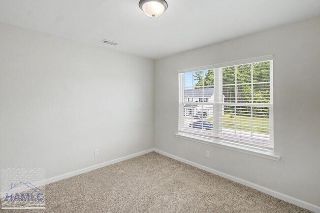 Building Photo - 319 Herty Ln