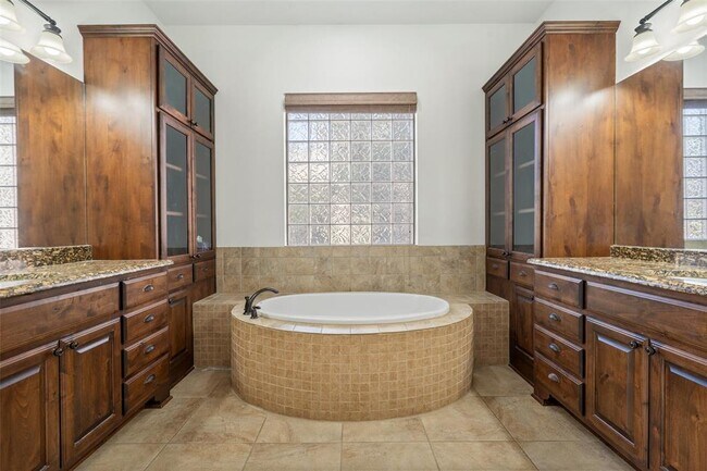 Building Photo - 172 Mirafield Ln