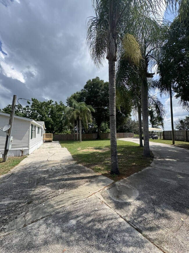 Building Photo - 11306 Ewing Dr