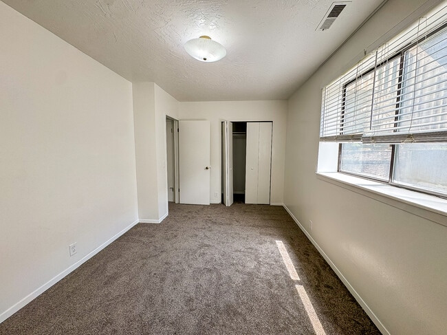 Building Photo - 7265 S 1950 E
