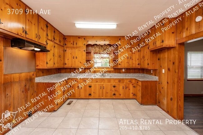 Building Photo - 3709 9th Ave