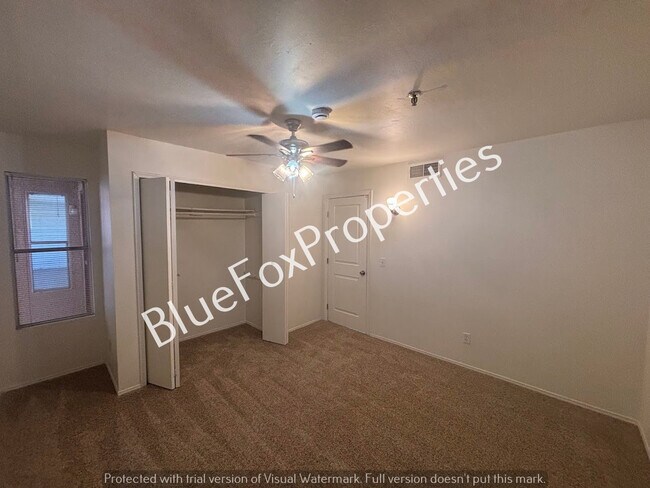 Building Photo - 2601 W Broadway Blvd