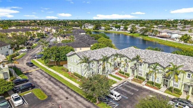 Building Photo - 2935 SE 1st Dr