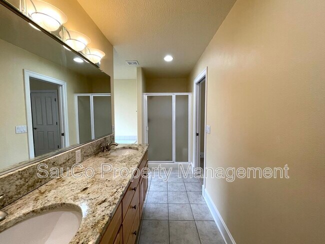 Building Photo - 12766 NW Bayonne Ln