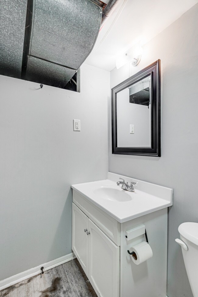 Building Photo - 700 24th Ave SE