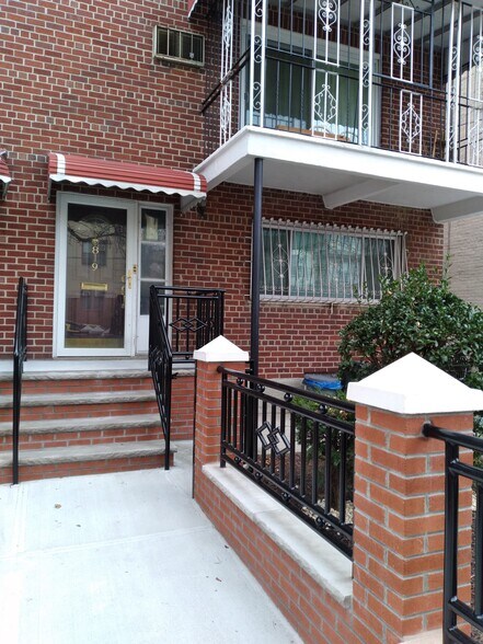 Building Photo - 819 Brooklyn Ave