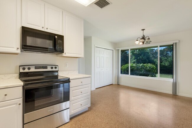 Building Photo - 2022 Collier Ave