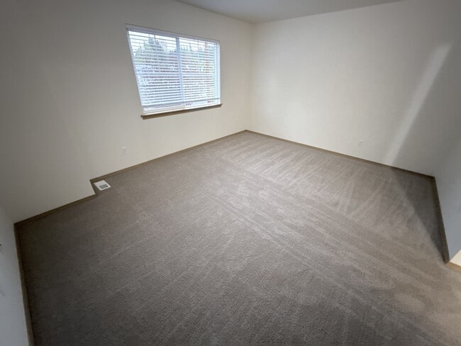 Building Photo - 414 91st Ave SE