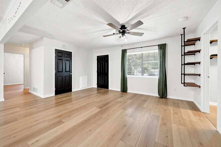 Building Photo - 505 Whittle Way