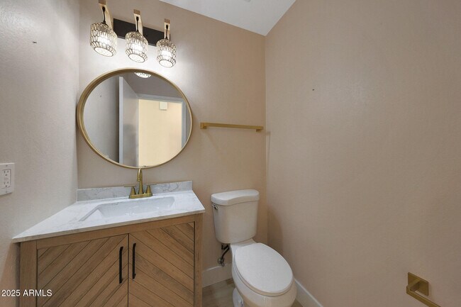 Building Photo - 4653 W Dublin St