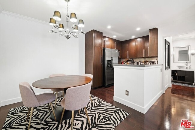 Building Photo - 9005 Cynthia St