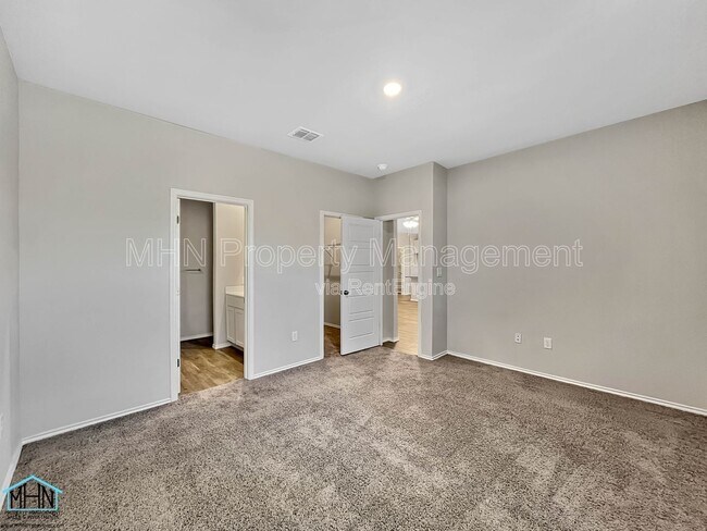 Building Photo - 1200 Legend Pass