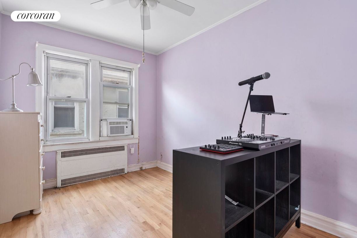 Building Photo - 5715 Snyder Ave