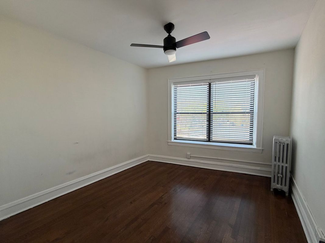 Building Photo - 5441/2 N Lincoln Ave