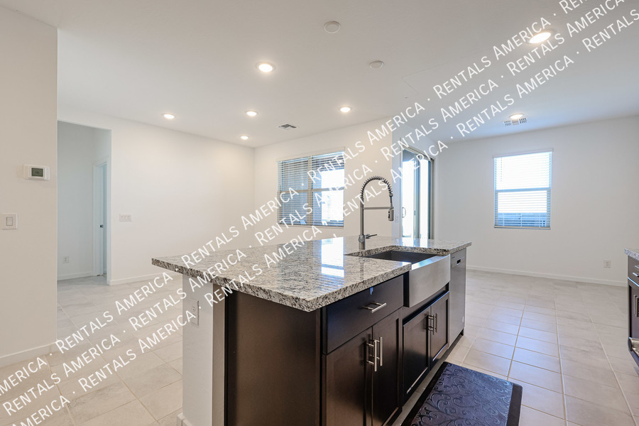 Building Photo - 15990 W Gray Fox Trl