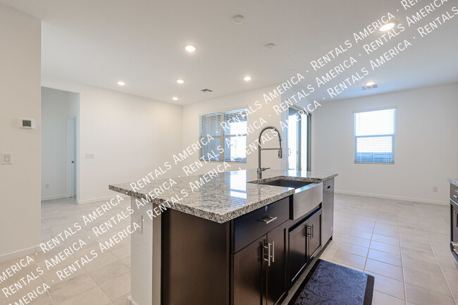 Building Photo - 15990 W Gray Fox Trl